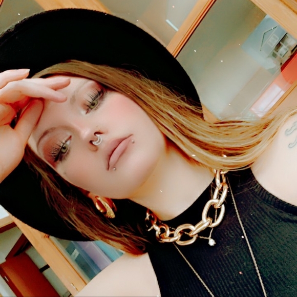 Meet your Posher, Nicoley - Picture 15 of 15